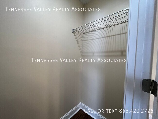 Building Photo - 455 Bramblewood Ln