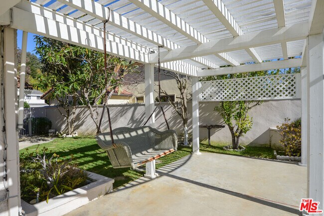 Building Photo - 3119 Hutton Dr