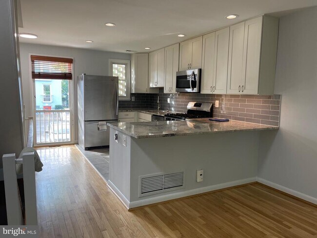 Primary Photo - 108 G St SW
