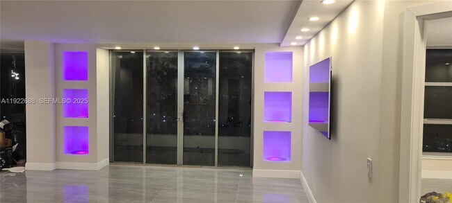 Building Photo - 3500 Mystic Pointe Dr