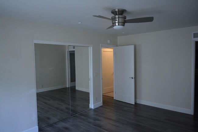 Building Photo - 3312 Caminito Eastbluff