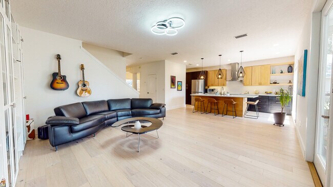 Building Photo - 1027 Saltwater Cir