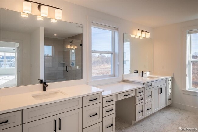 Building Photo - 5556 Hobart Ct