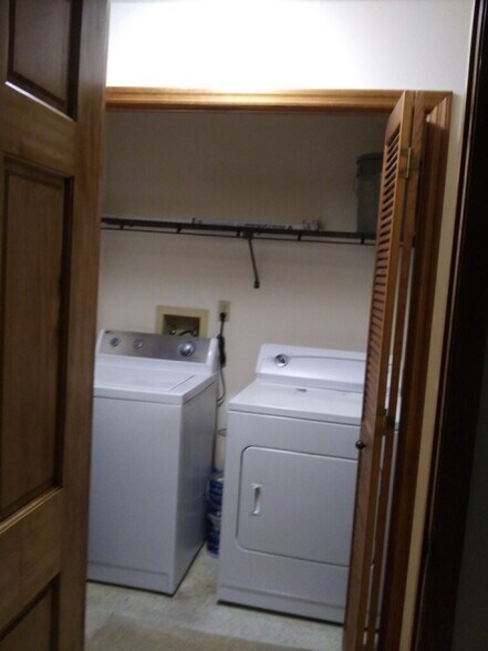 Building Photo - 4515 Southampton Ct