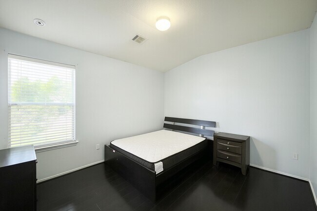 Building Photo - 18311 Olive Leaf Dr