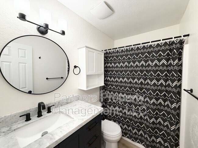 Building Photo - 5003 Bonita Pl