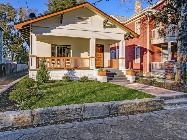 Building Photo - 419 E 3rd St