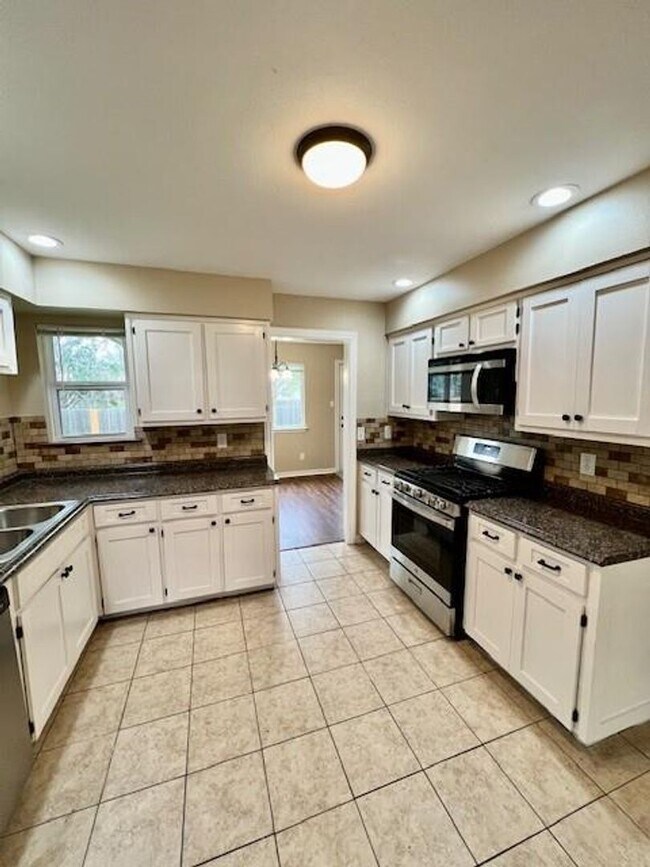 Building Photo - Beautiful remodel in Village at Anderson M...