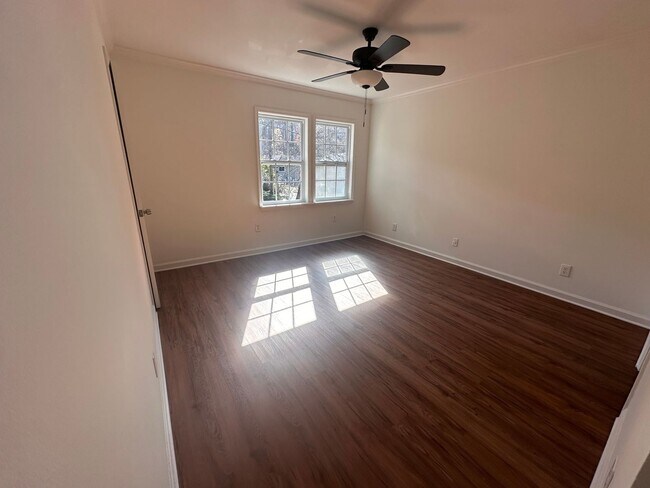 Building Photo - Charming 3BR Townhome in Atlanta