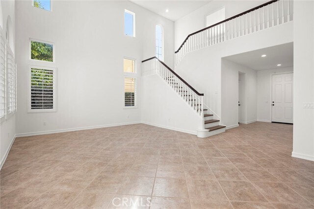 Building Photo - 2556 Pearblossom St