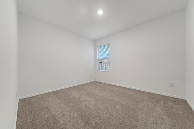 Building Photo - 25625 Rose Creek Dr