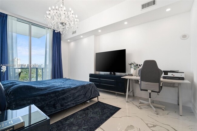 Building Photo - 3029 NE 188th St