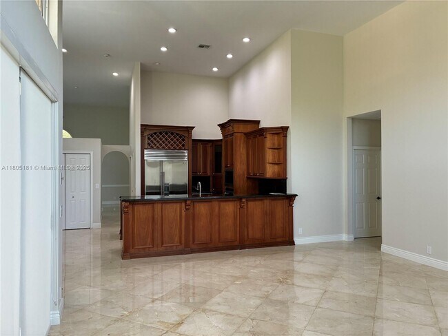Building Photo - 384 Coconut Cir
