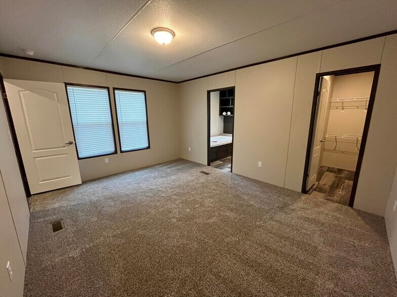 Building Photo - 126 Peggy St