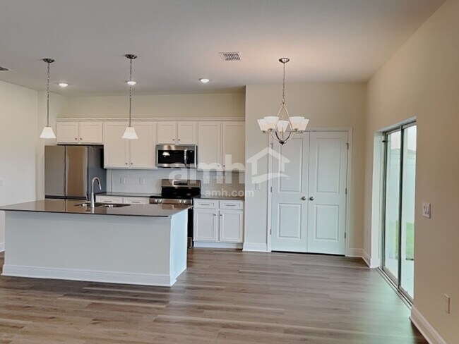 Building Photo - 1388 Sky Lks Dr