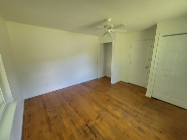 Building Photo - 317 Poplar St