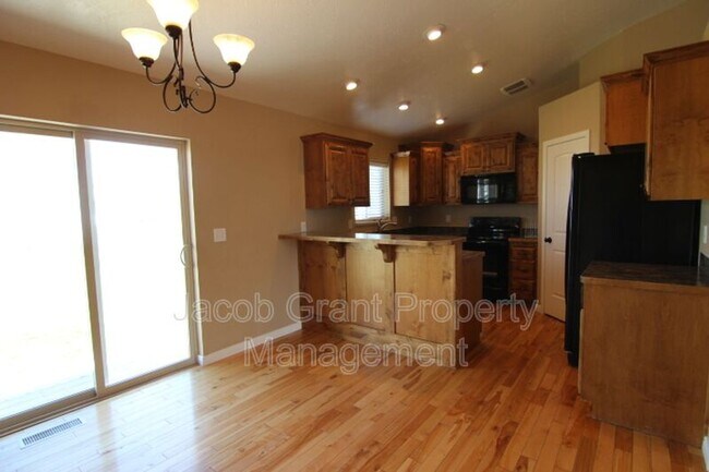 Building Photo - 5361 Barton Ln