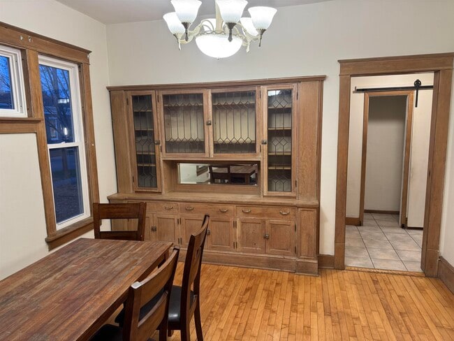 Building Photo - 303 Doty St