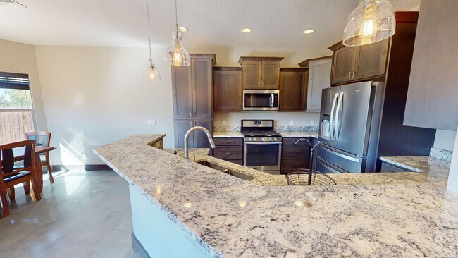 Building Photo - Partially Furnished Home