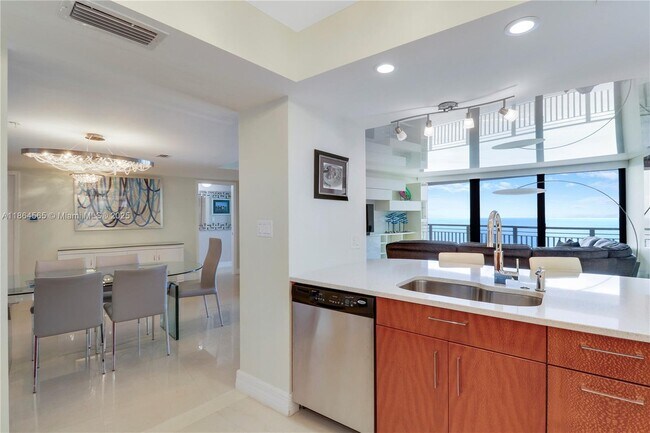 Building Photo - 3000 N Ocean Dr