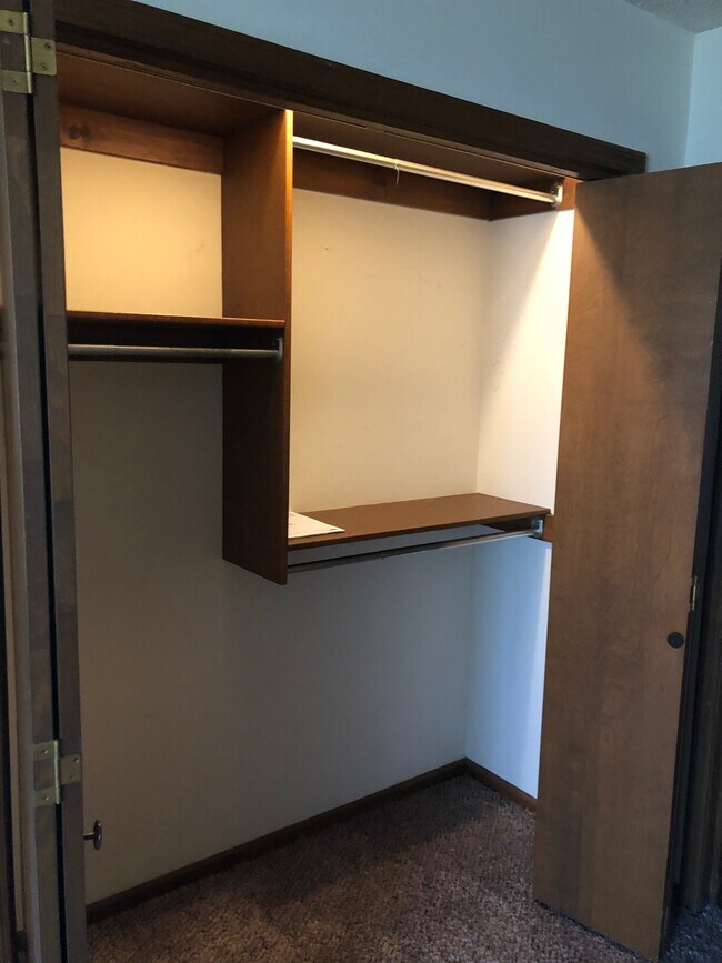 Closet - 8713 W Thurman St