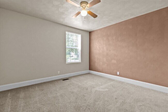 Building Photo - Charming 3-Bedroom Home for Rent in Norfolk!