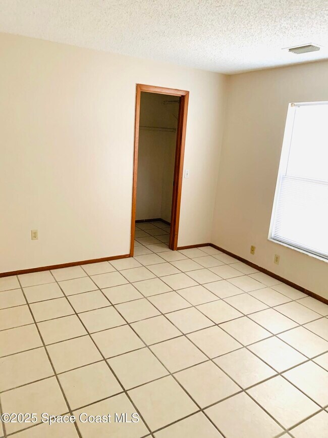 Building Photo - 1524 Clover Cir