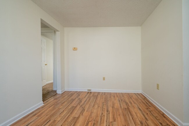 Building Photo - 2 bed/1 bath site built home