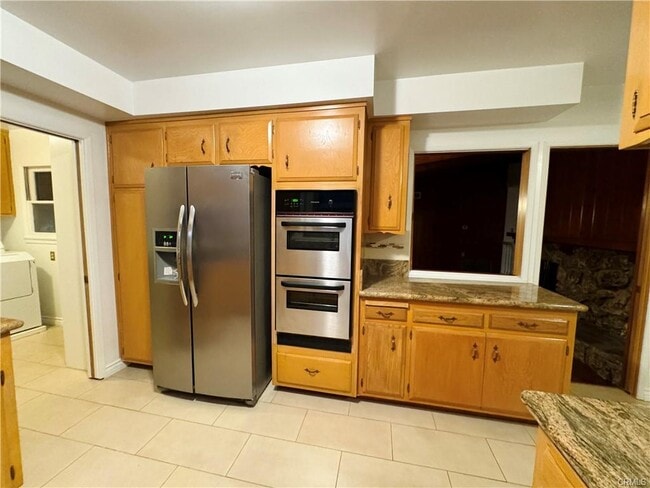 Building Photo - 15909 Vincennes St