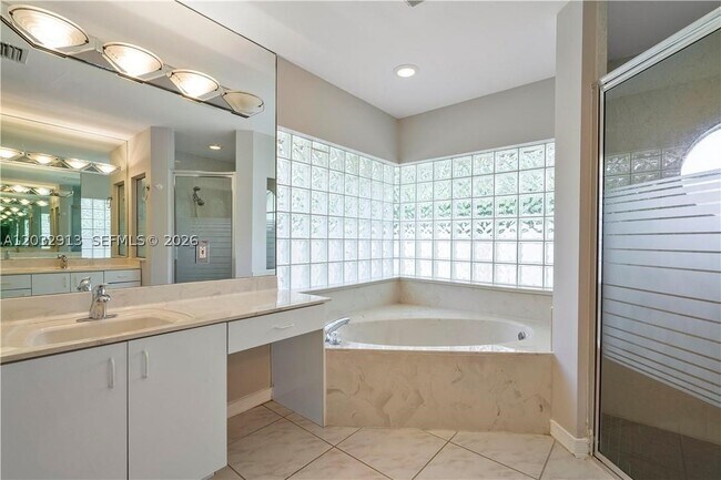 Building Photo - 4999 Chardonnay Dr