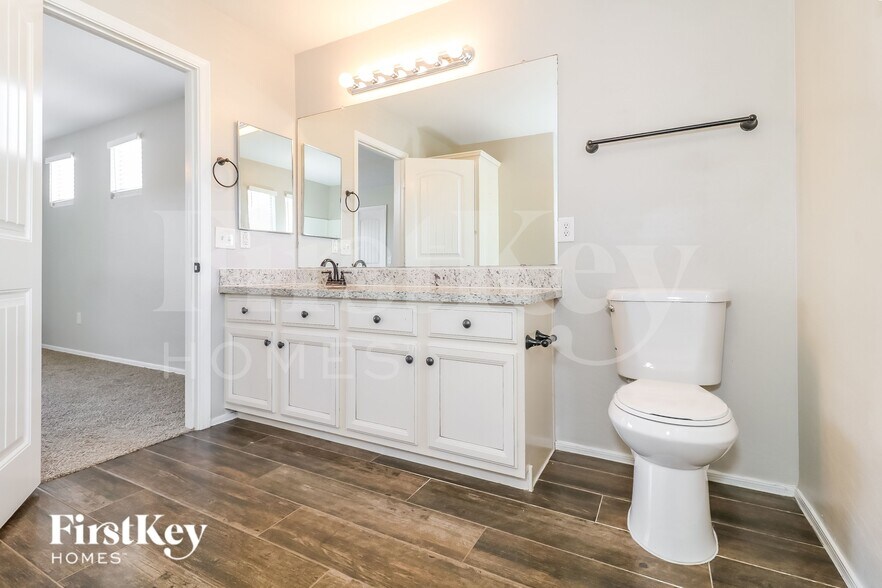 Building Photo - 3035 W Perdido Way