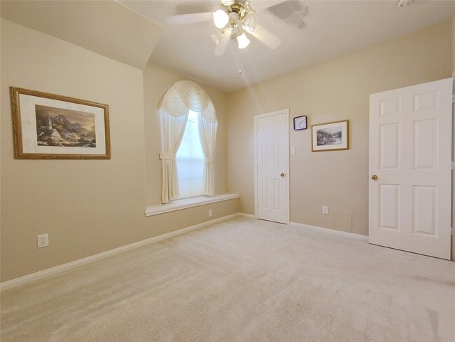 Building Photo - 1035 Sussex Trail