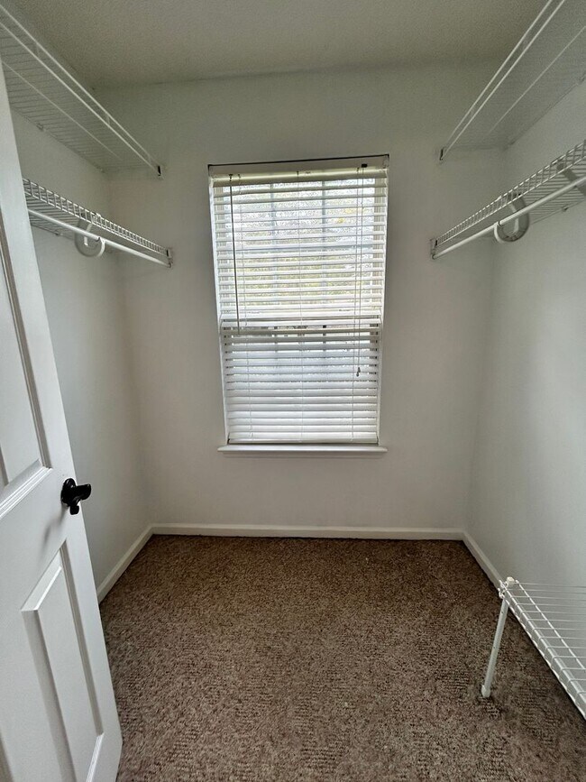 Building Photo - $500.00 OFF JANUARY RENT!! Soddy Daisy Oasis! 3 beds, 2.5 baths, huge garage & yard!