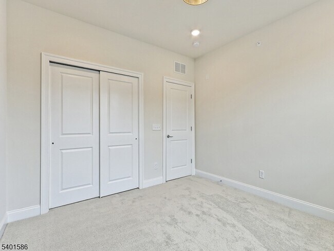 Building Photo - 715 Parker Blvd