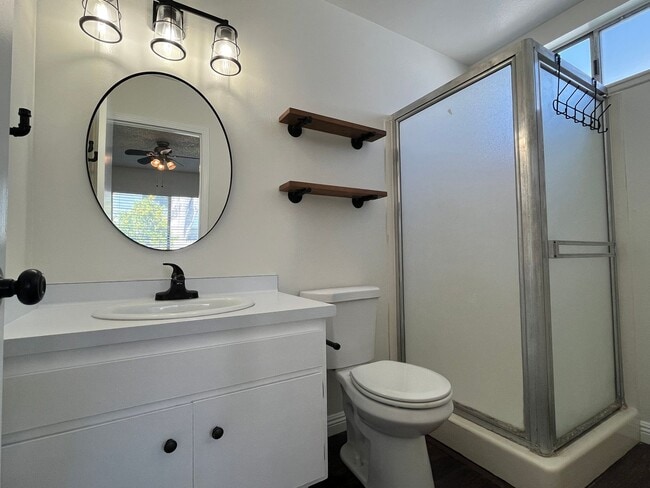 Building Photo - 4 Bedroom, 2 bath home for rent in Huntington Beach