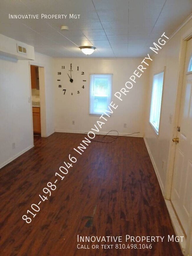 Building Photo - Recently refinished 3 bedroom , 1 bath home!