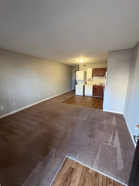 Building Photo - 301 E 12th St