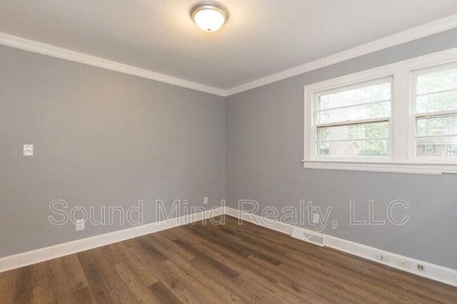Building Photo - 1311 Dogwood Ln NW