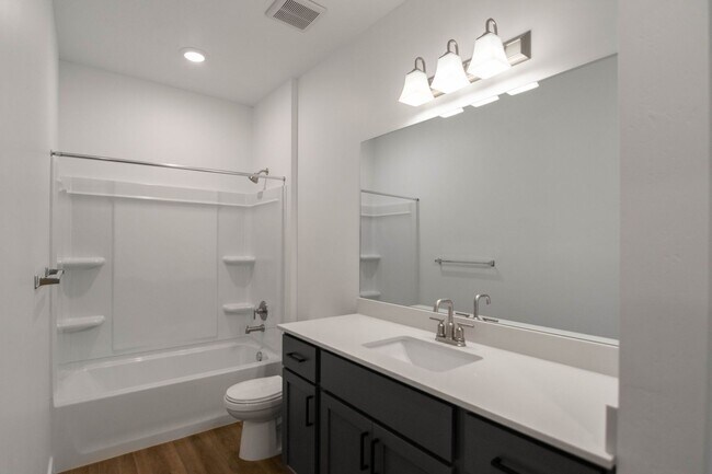 Building Photo - Gorgeous 3-Bed Grant Model in Vista View, ...