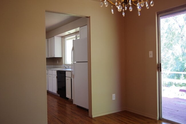 Building Photo - NOW AVAILABLE! MUST SEE - BEAUTIFUL 4BR/3B...