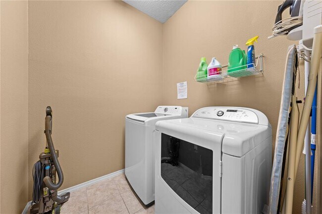 Building Photo - 4704 Ruby Red Ln