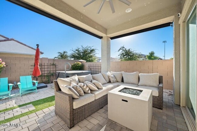 Building Photo - 18427 W Clinton St