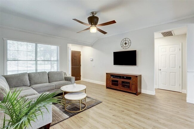 Building Photo - 4802 Walden Cir