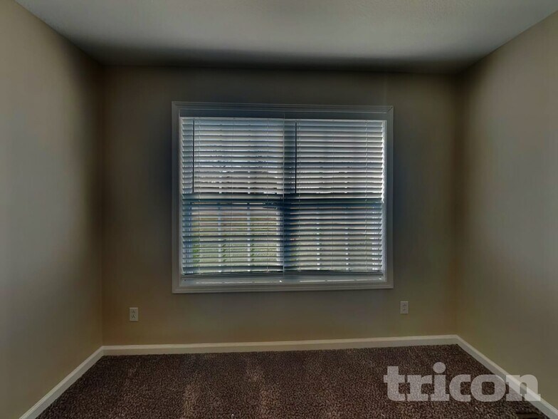 Building Photo - 505 Arabian Ln