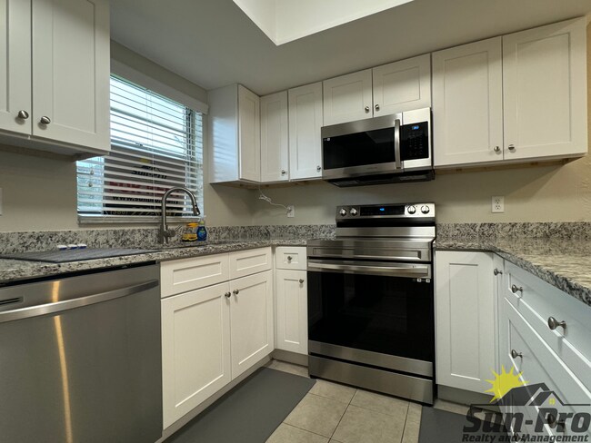 Building Photo - 116 Moonstone Ct