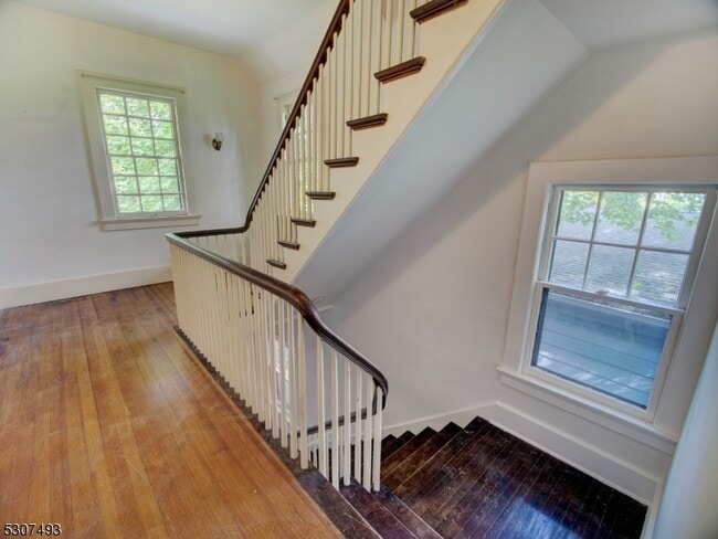 Building Photo - 449 Grove St