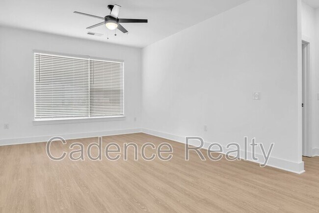 Building Photo - 614 S Kerr Ave