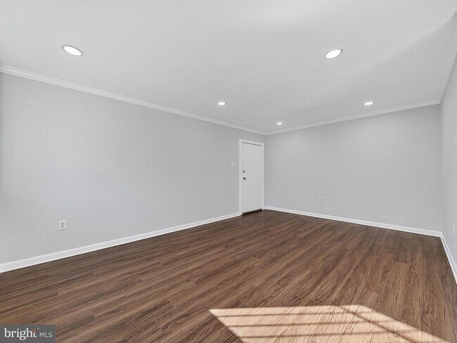 Building Photo - 3111 Naylor Rd SE