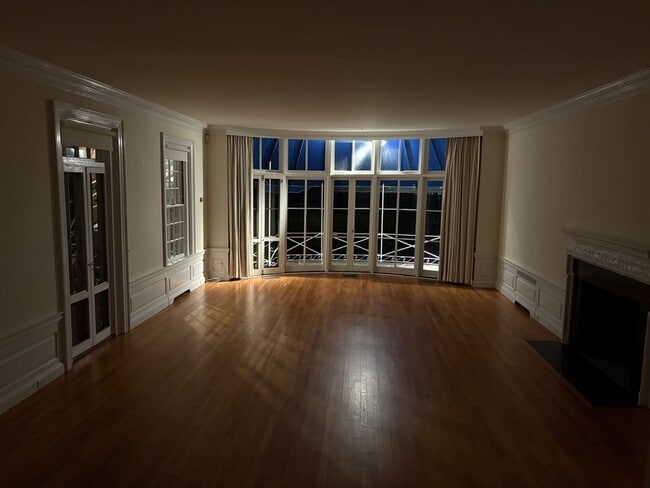 Building Photo - 700 Steamboat Rd