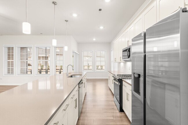 Building Photo - Amazing Durham Location - Easy commute to RTP, Brier Creek